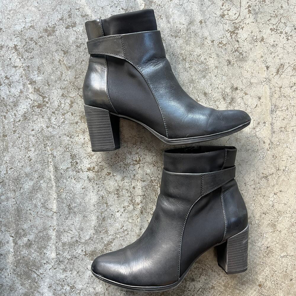 Clarks Black Leather Heeled Ankle Booties Comfortable Work Boots Women's Size 9